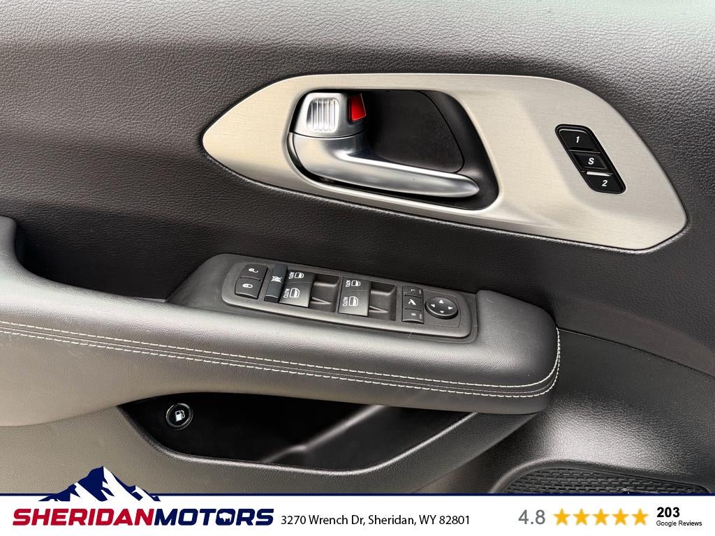 2024 Chrysler Pacifica Hybrid Premium S Appearance Pkg