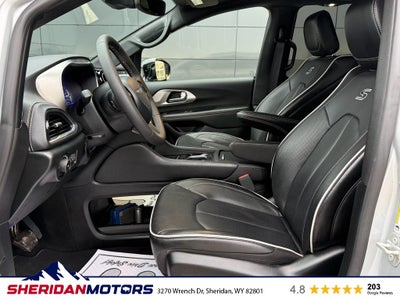 2024 Chrysler Pacifica Hybrid Premium S Appearance Pkg