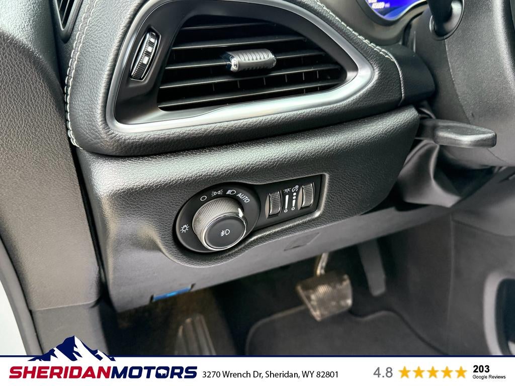 2024 Chrysler Pacifica Hybrid Premium S Appearance Pkg