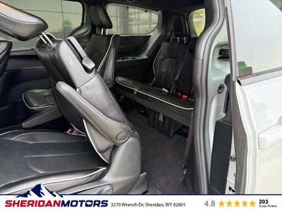 2024 Chrysler Pacifica Hybrid Premium S Appearance Pkg