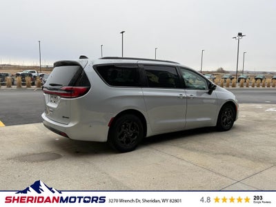 2024 Chrysler Pacifica Hybrid Premium S Appearance Pkg