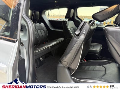 2024 Chrysler Pacifica Hybrid Premium S Appearance Pkg