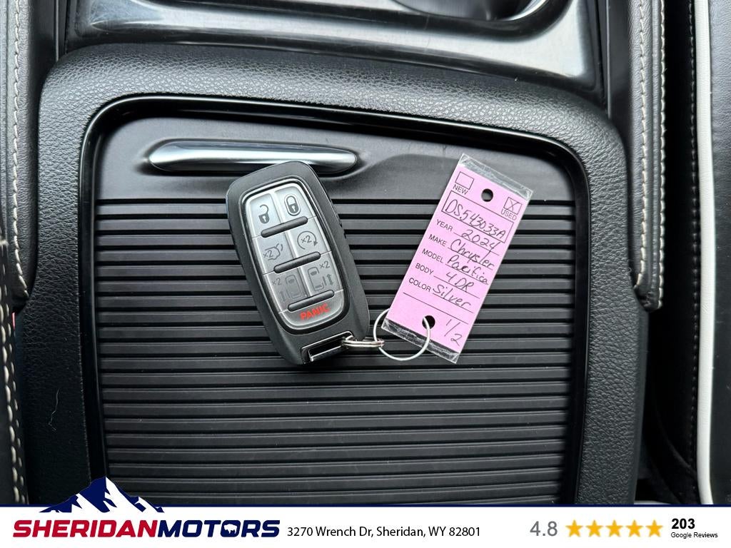 2024 Chrysler Pacifica Hybrid Premium S Appearance Pkg