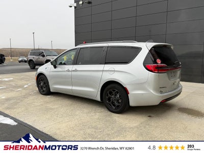 2024 Chrysler Pacifica Hybrid Premium S Appearance Pkg