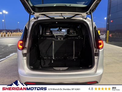 2024 Chrysler Pacifica Hybrid Premium S Appearance Pkg