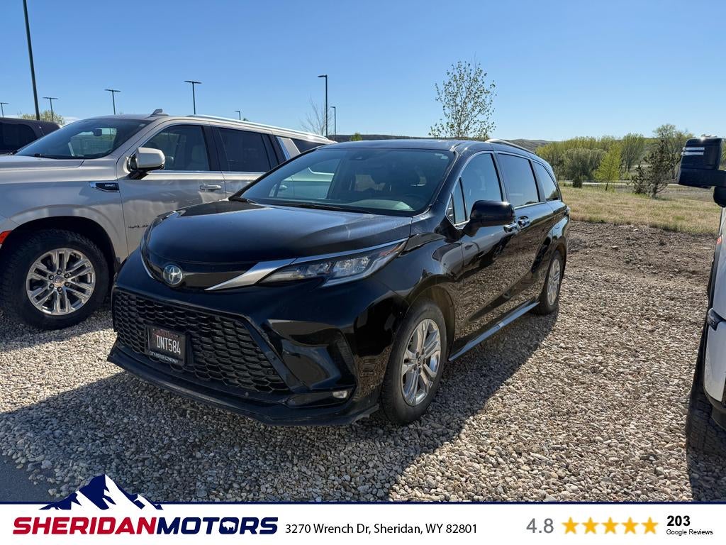 2022 Toyota Sienna XSE 7-Passenger Hybrid AWD's photo